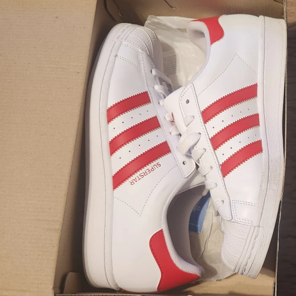 Men's Adidas Superstar Men's Sneakers - Cloud White and Scarlet - Picture 2 of 5
